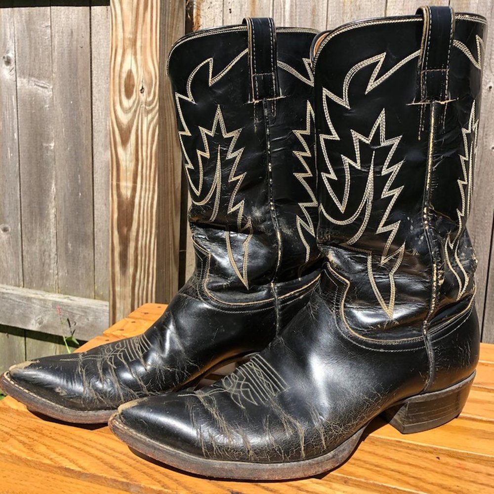 Vintage snip toe leather cowboy boots